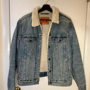 Levi's Men's Trucker Denim Jacket with Sherpa Lining